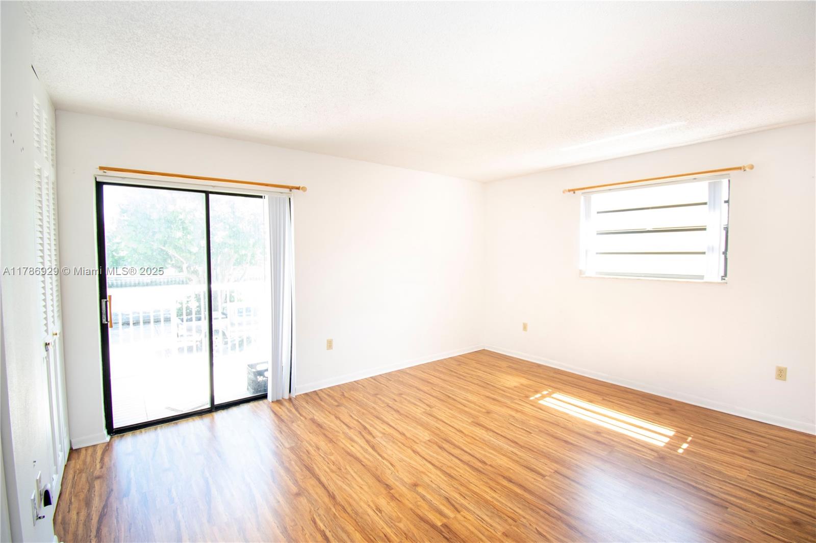 NORMANDY SH YACHT & CO CL - Residential