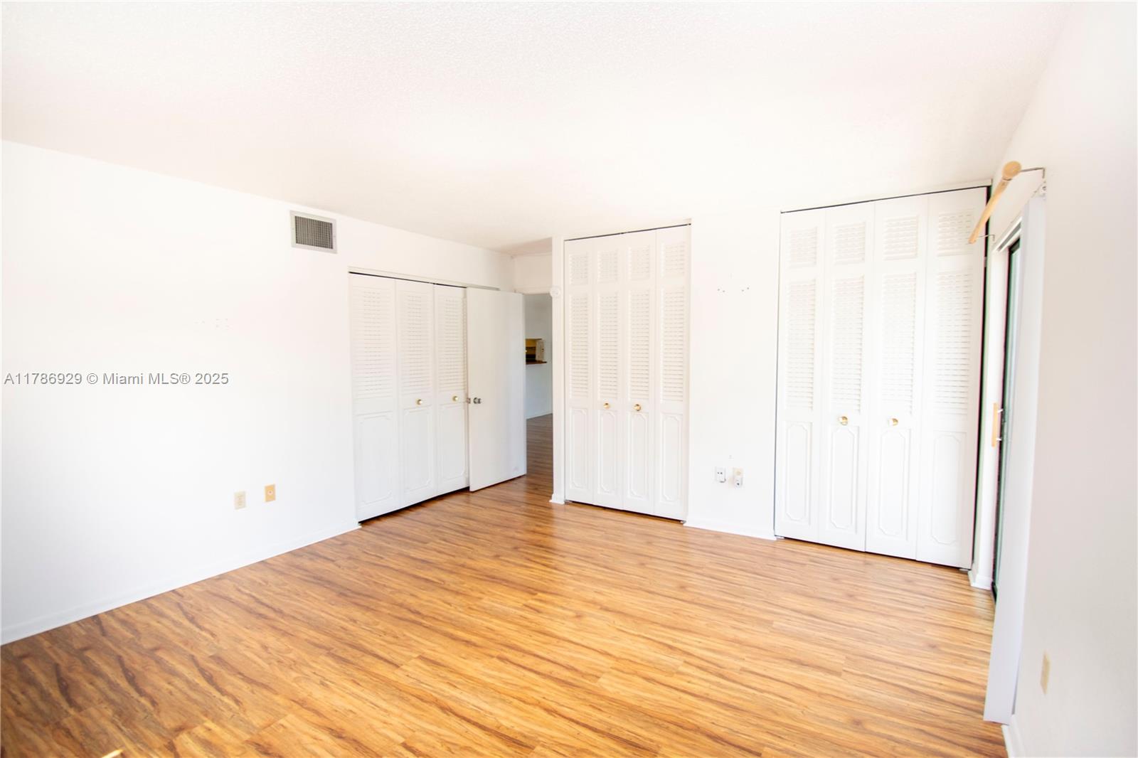 NORMANDY SH YACHT & CO CL - Residential