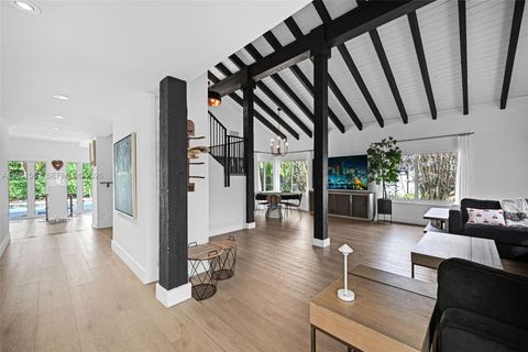 9300 E Calusa Club Dr Miami FL 33186