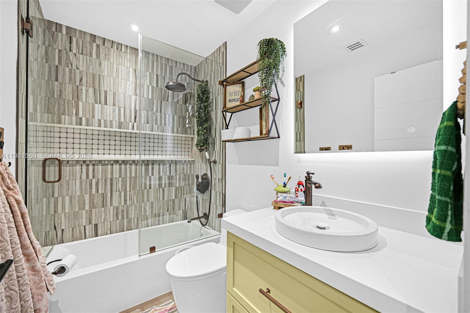 CALUSA CLUB ESTATES - Residential