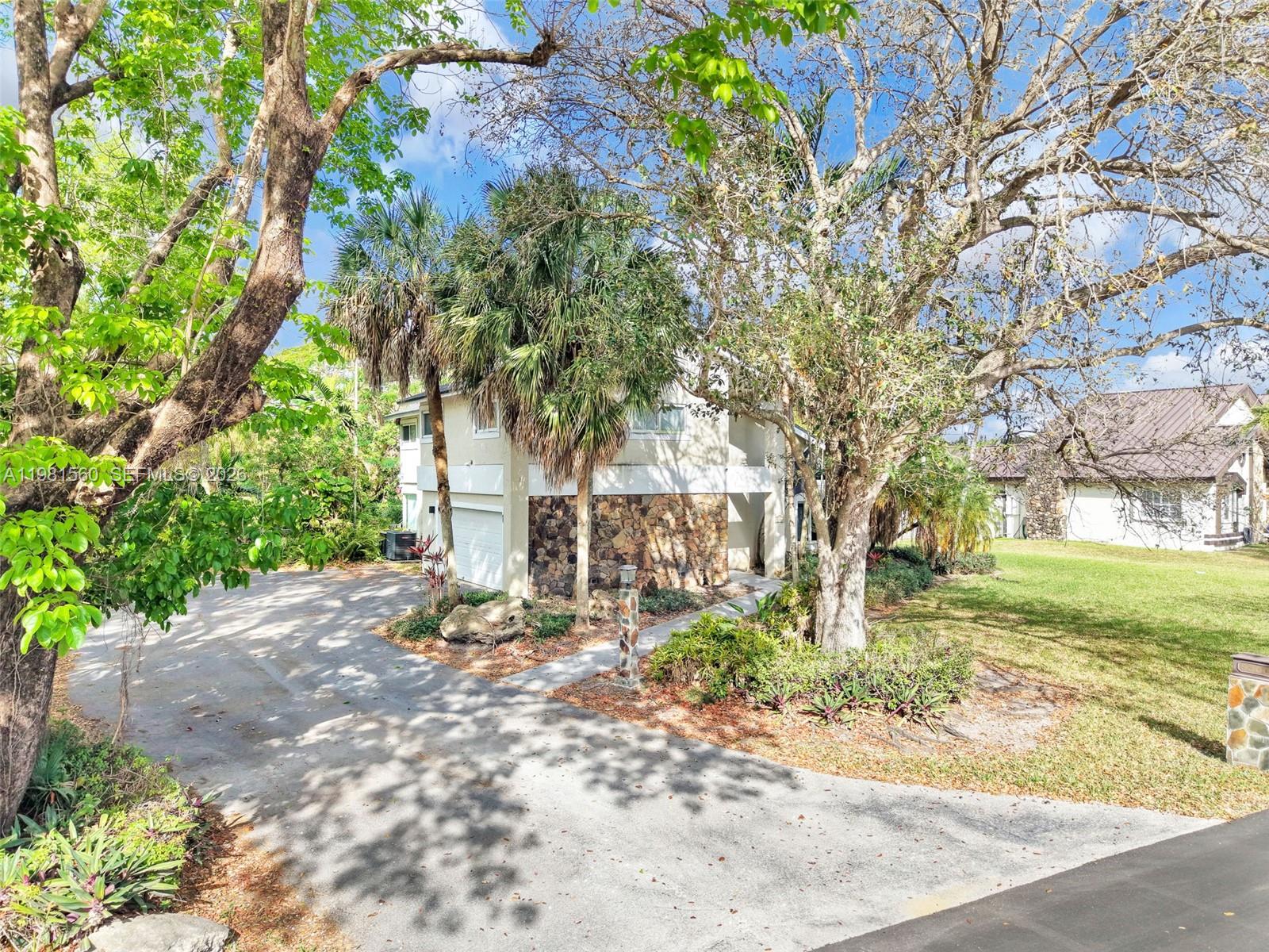 CALUSA CLUB ESTATES - Residential