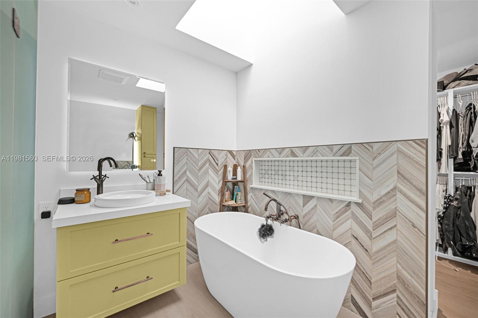 CALUSA CLUB ESTATES - Residential