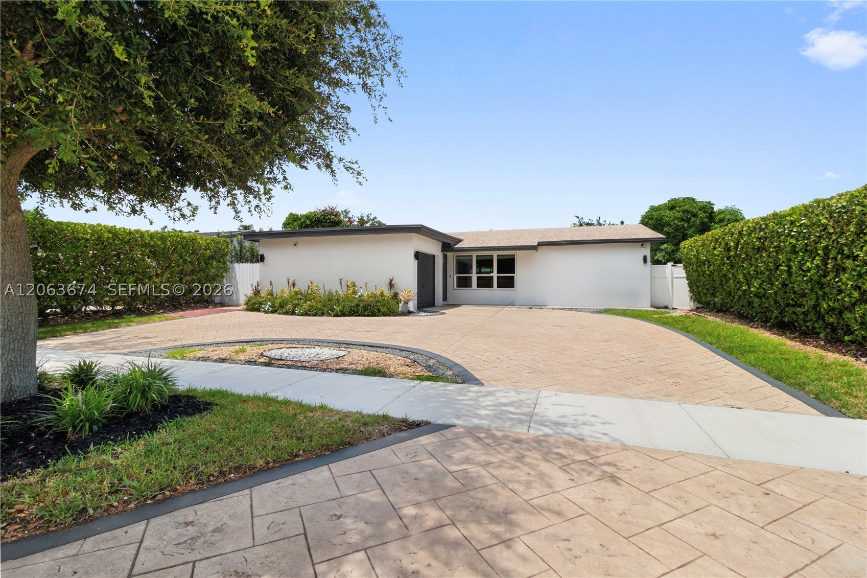 1150 N Douglas Rd