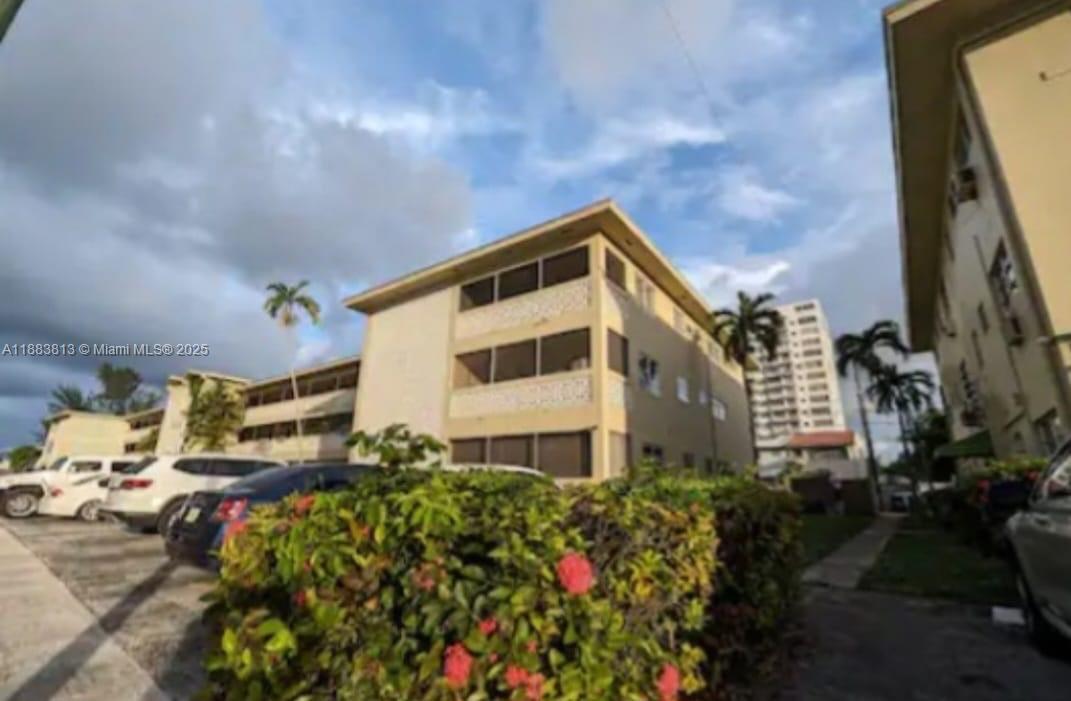 SANS SOUCI CONDO - Residential Lease