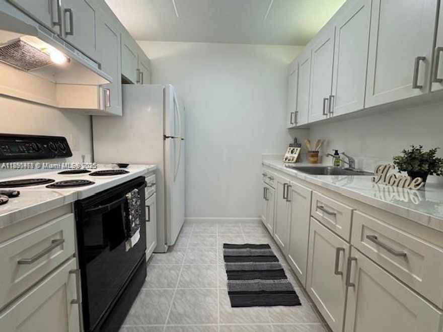 THIS BEAUTIFULLY RENOVATED PROPERTY IS READY FOR YOU! FEATURING A MODERN STYLE AND HIGH-QUALITY DETAILS, THIS UNIT OFFERS CERAMIC FLOORING, A COMPLETELY RENOVATED KITCHEN PERFECT FOR COOKING ENTHUSIASTS, FRESH PAINT THROUGHOUT, AND A MODERN BATHROOM  SO YOU CAN MOVE IN WITHOUT ANY EXTRA WORK
IDEAL BOTH AS YOUR NEW HOME OR AS AN INVESTMENT OPPORTUNITY, THIS IS ONE OF THE FEW BUILDINGS THAT ALLOWS RENTALS WITHOUT WAITING PERIOD RESTRICTIONS.
ENJOY A PEACEFUL VIEW OF GREEN AREAS WHILE LIVING IN A COMFORTABLE AND ELEGANT SPACE. CENTURY VILLAGE IS A SECURE 55+ COMMUNITY OFFERING PLENTY OF RESORT-STYLE AMENITIES, INCLUDING POOLS, CLUBHOUSE, GYM, TRANSPORTATION, AND RECREATIONAL AREAS DESIGNED TO ENHANCE YOUR QUALITY OF LIFE.
DON’T MISS THIS INCREDIBLE OPPORTUNITY TO LIVE IN THE PERFECT PLACE!