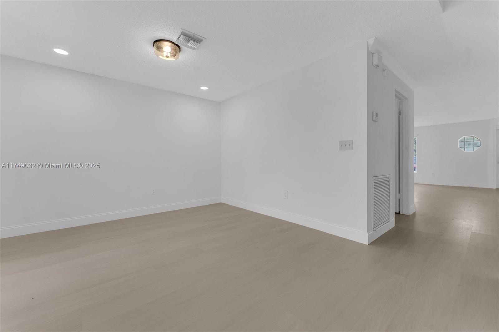 WELLEBY UNIT THIRTEEN - Residential