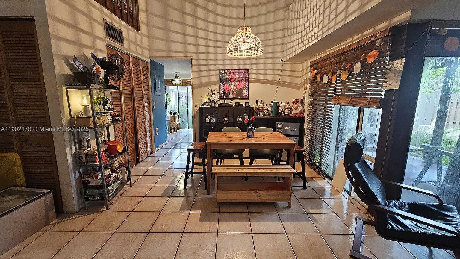 CROSSINGS VILG HOMES COND - Residential Lease