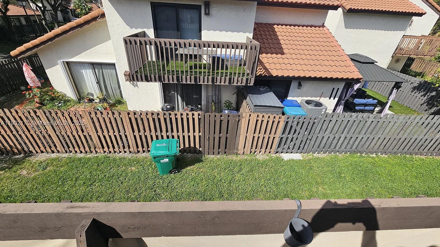 CROSSINGS VILG HOMES COND - Residential Lease