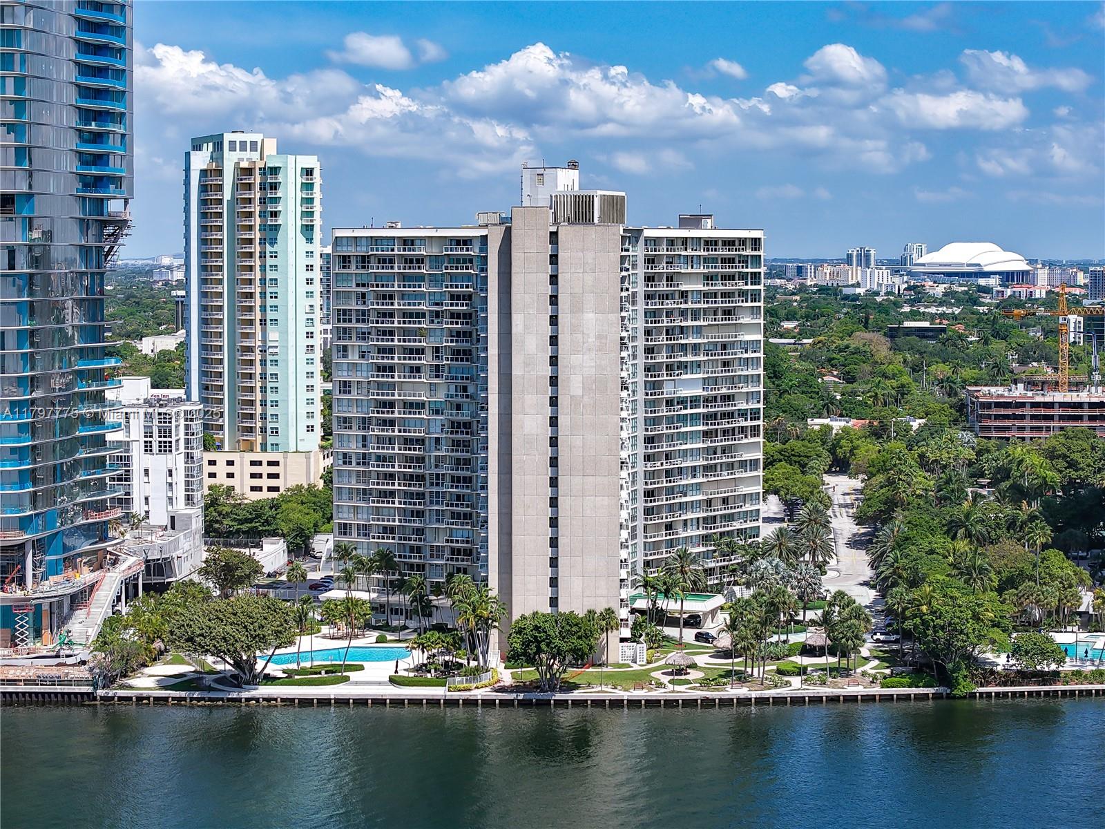 2451 Brickell Ave 4L, Miami, Broward County, Florida - 2 Bedrooms  
2 Bathrooms - 