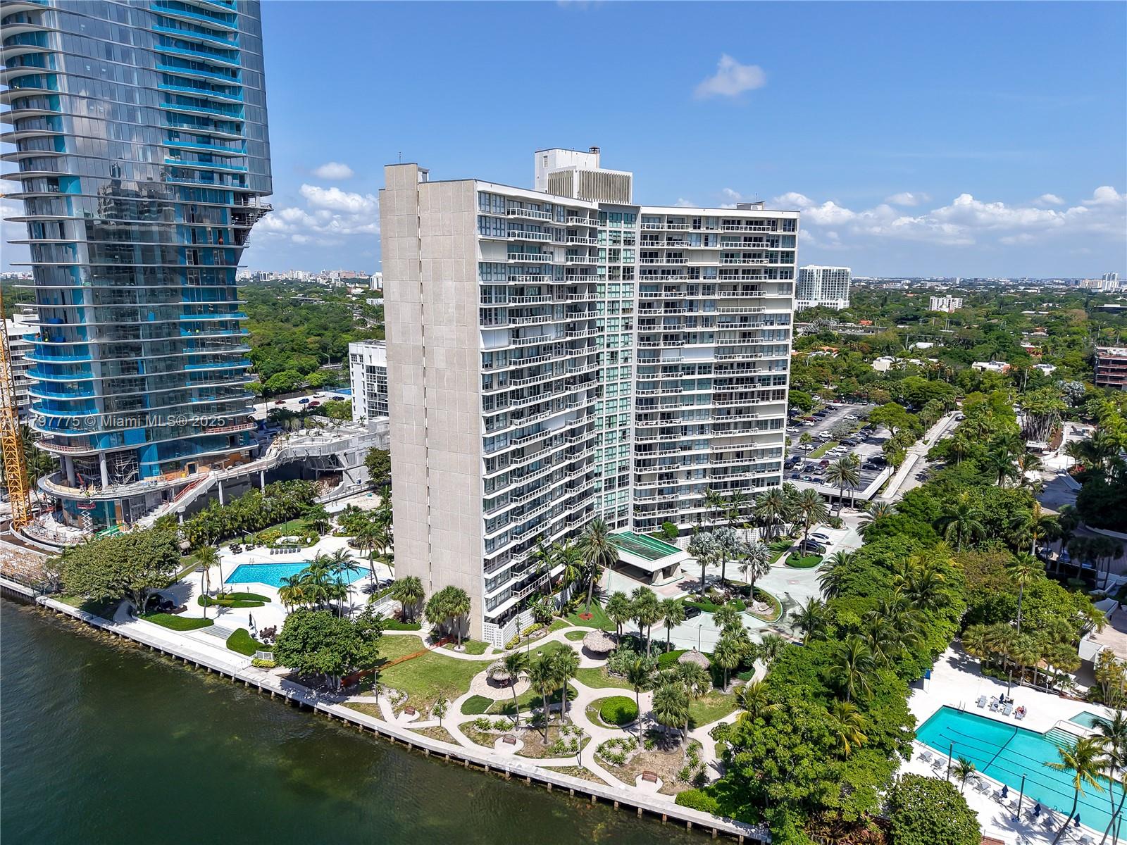 2451 Brickell Ave 4L