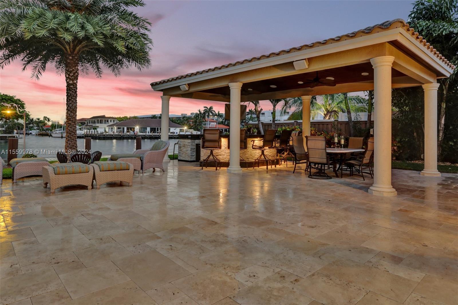 BEVERLY SHORES - Residential