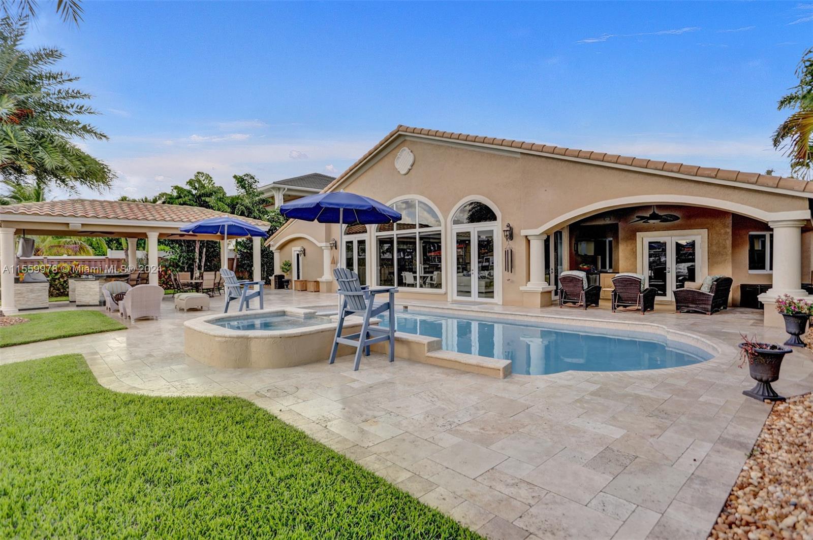 BEVERLY SHORES - Residential