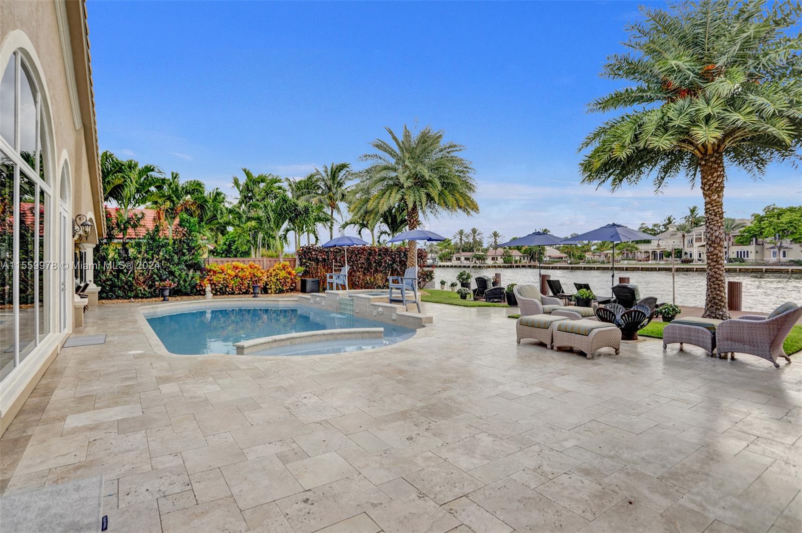 BEVERLY SHORES - Residential