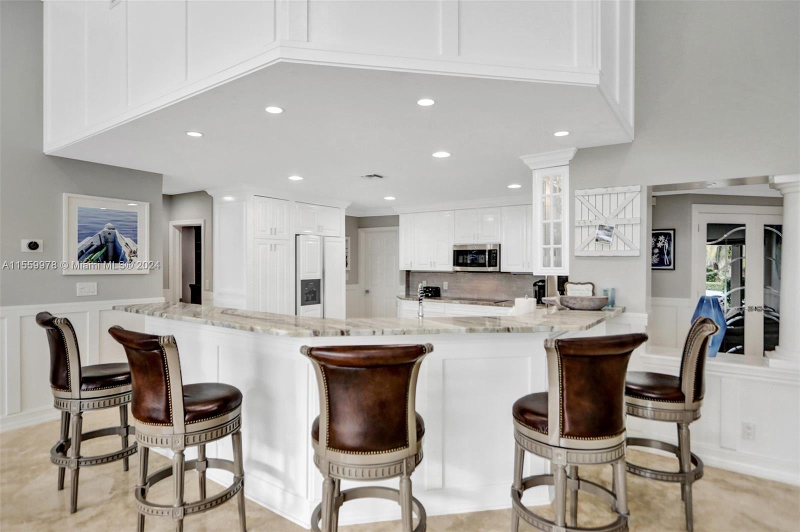 BEVERLY SHORES - Residential