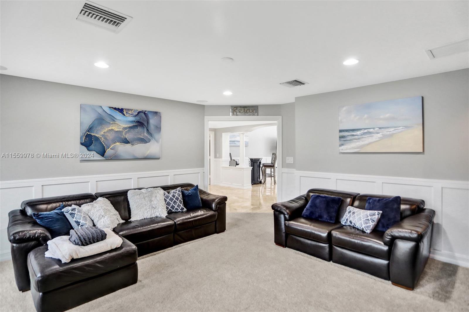 BEVERLY SHORES - Residential