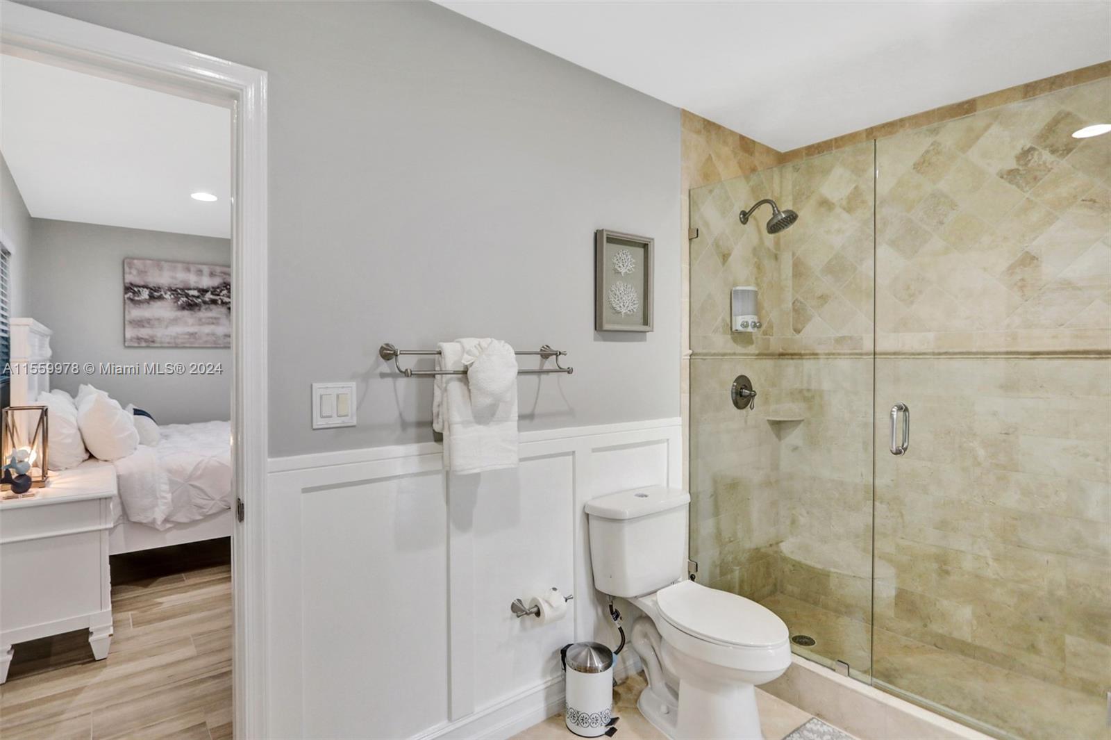 BEVERLY SHORES - Residential