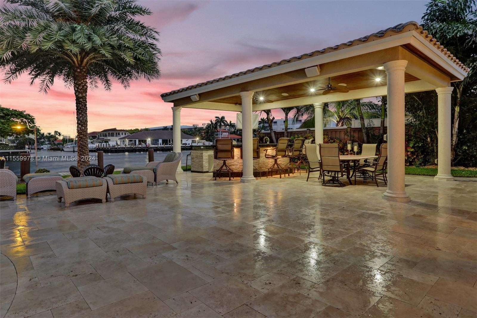 BEVERLY SHORES - Residential