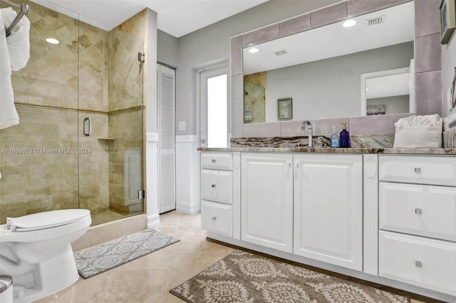 BEVERLY SHORES - Residential