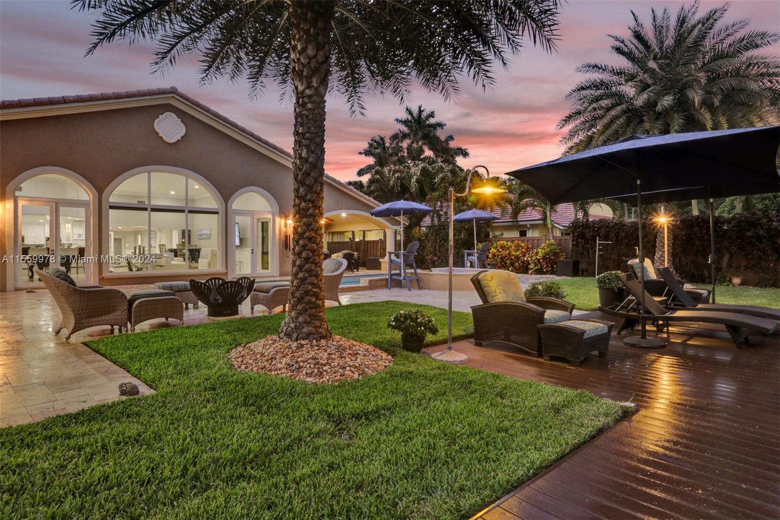 BEVERLY SHORES - Residential