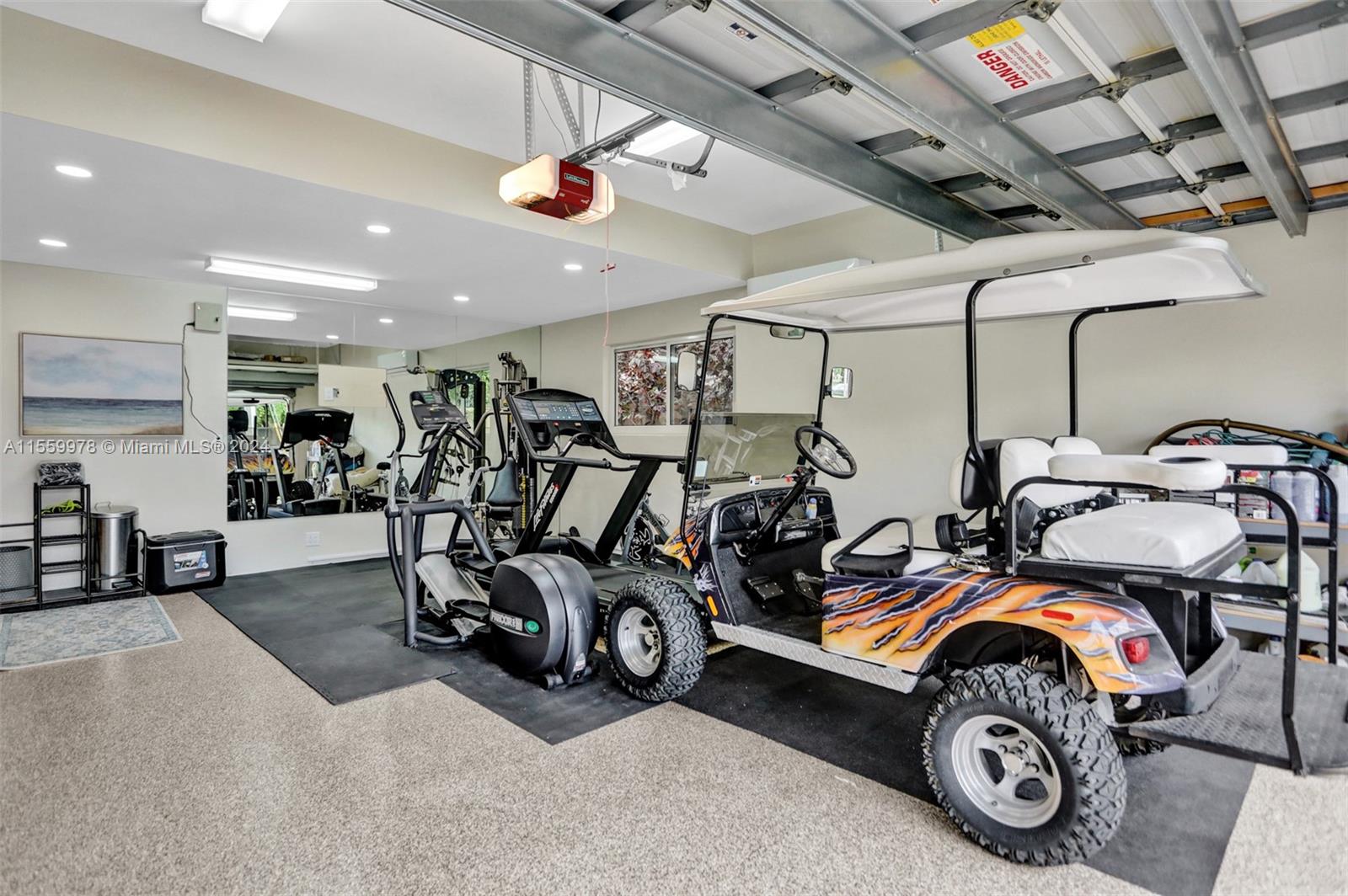 BEVERLY SHORES - Residential