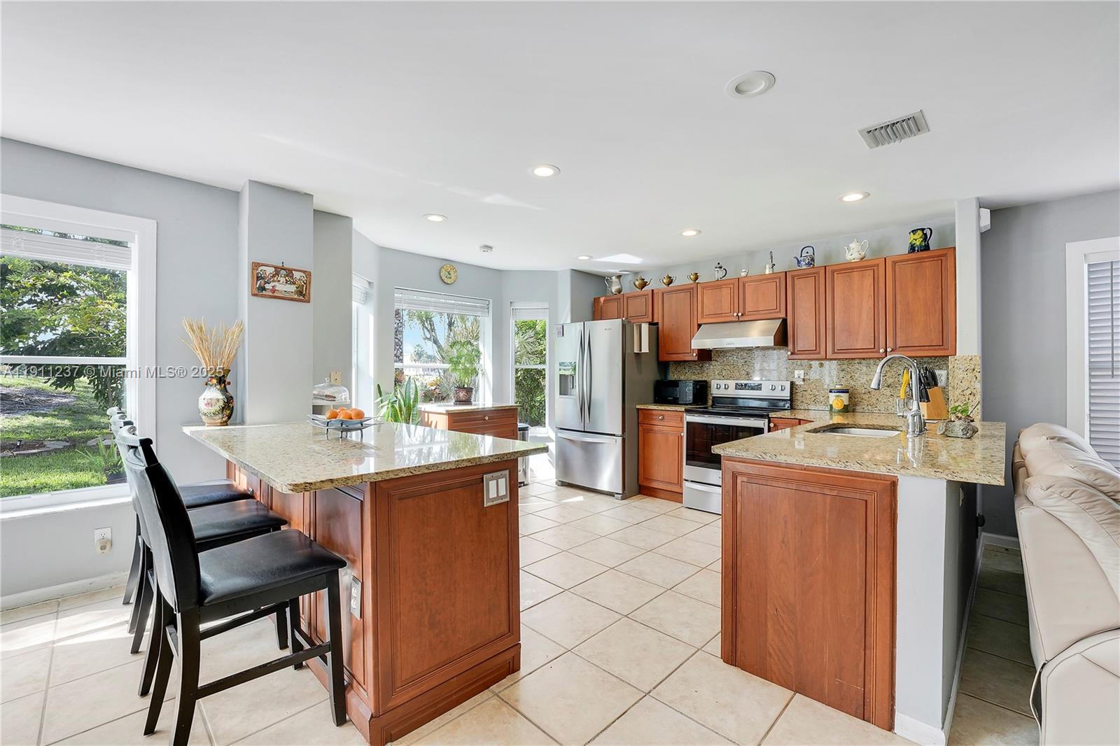 BALMORAL COUNTRY CLUB LAC - Residential