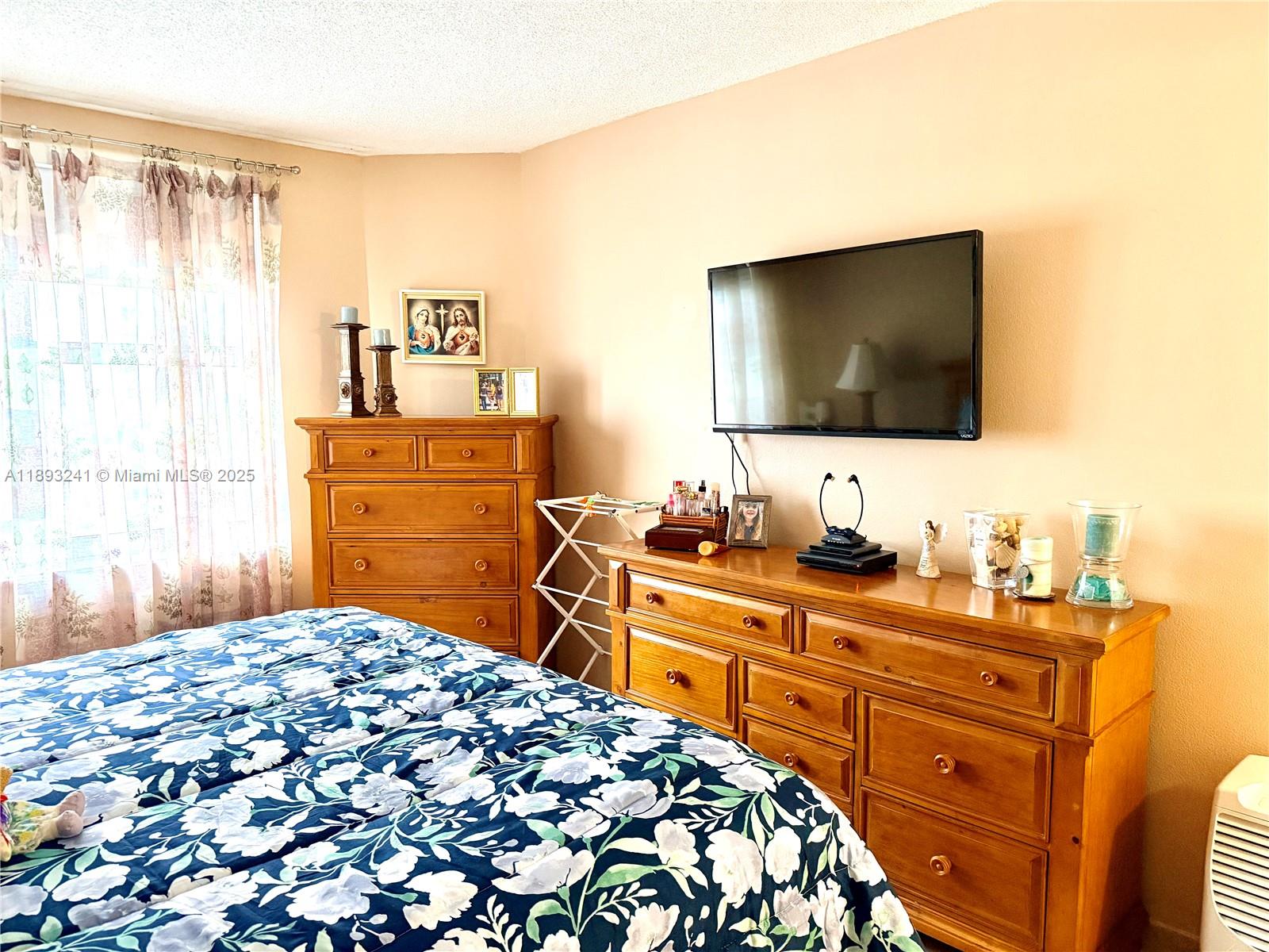 HEMISPHERES CONDO - Residential Lease