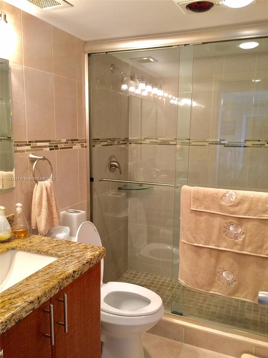 HEMISPHERES CONDO - Residential Lease