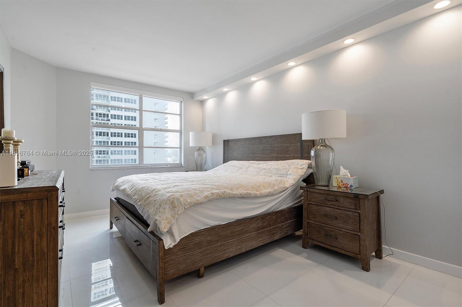HEMISPHERES CONDO - Residential Lease
