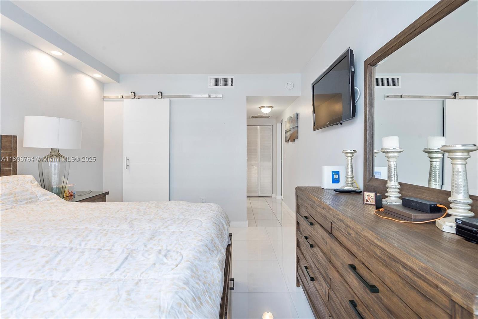 HEMISPHERES CONDO - Residential Lease