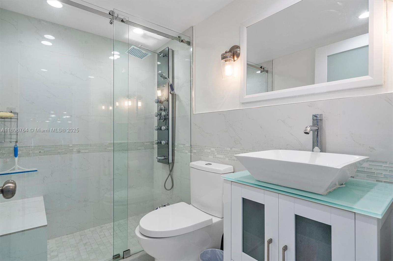HEMISPHERES CONDO - Residential Lease