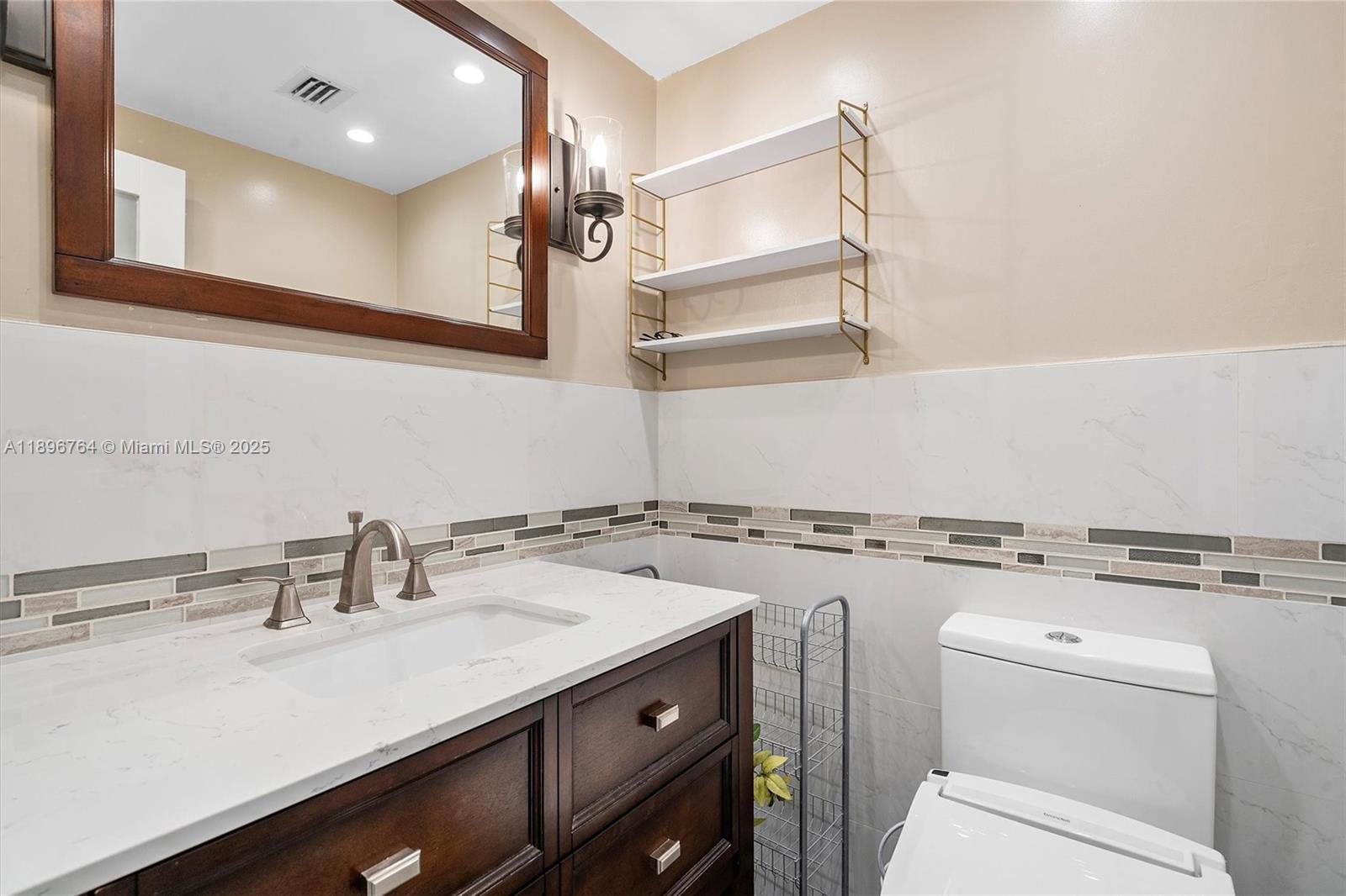 HEMISPHERES CONDO - Residential Lease
