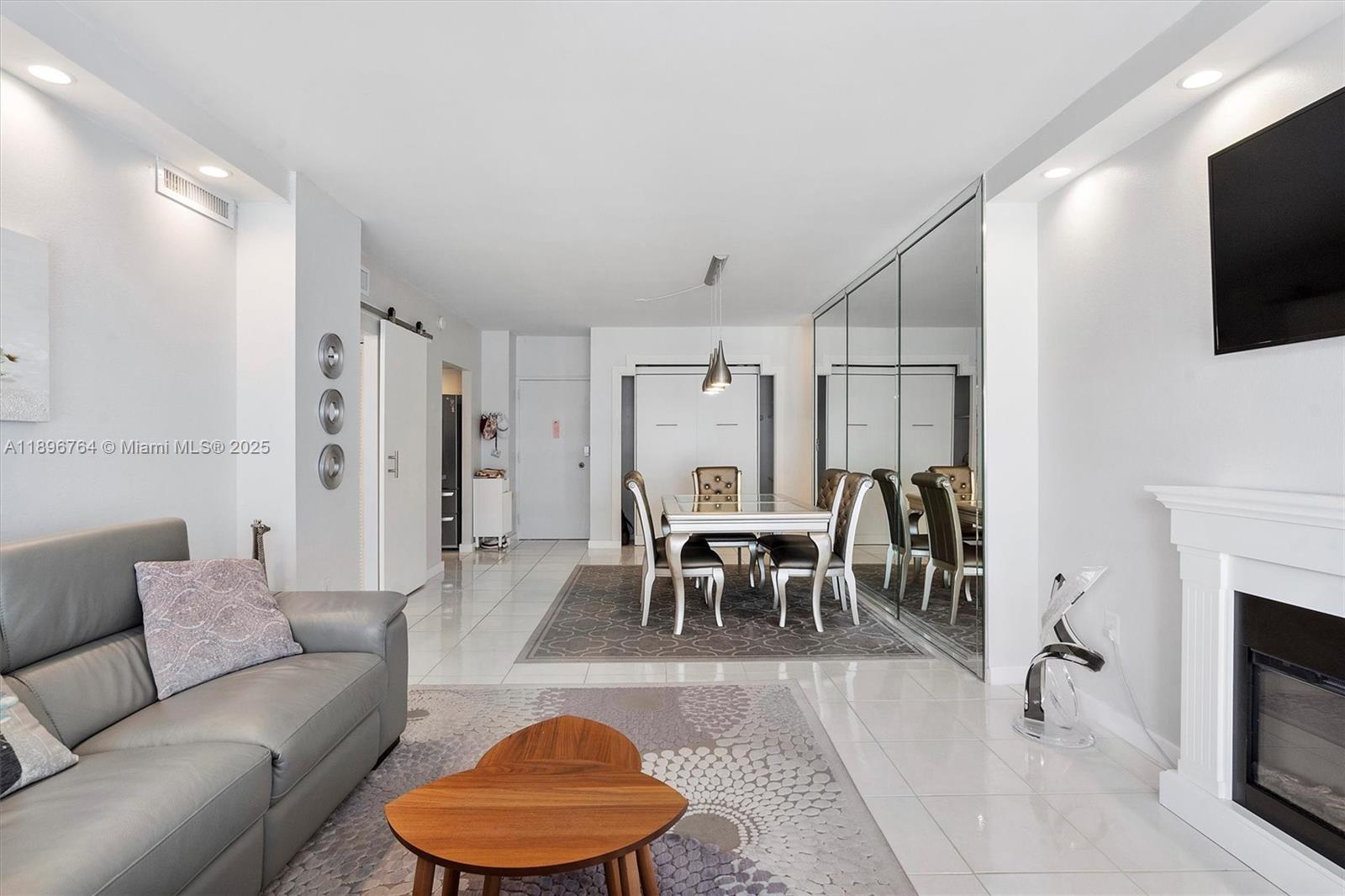 HEMISPHERES CONDO - Residential Lease