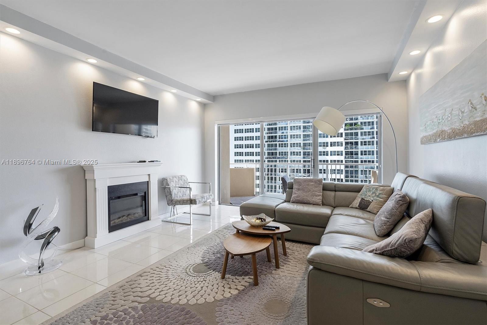 HEMISPHERES CONDO - Residential Lease