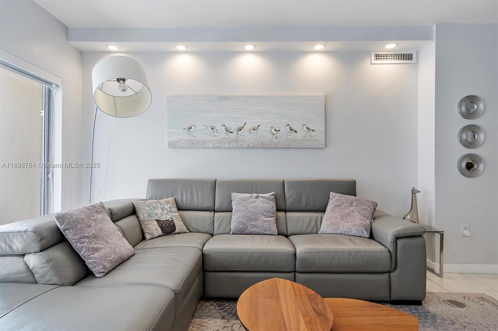 HEMISPHERES CONDO - Residential Lease