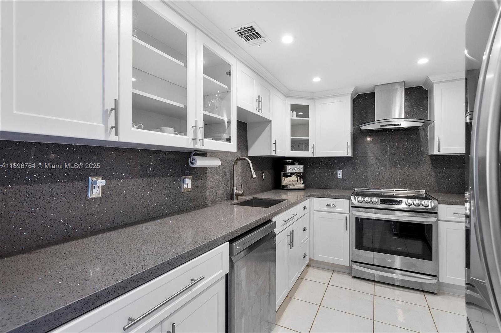 HEMISPHERES CONDO - Residential Lease
