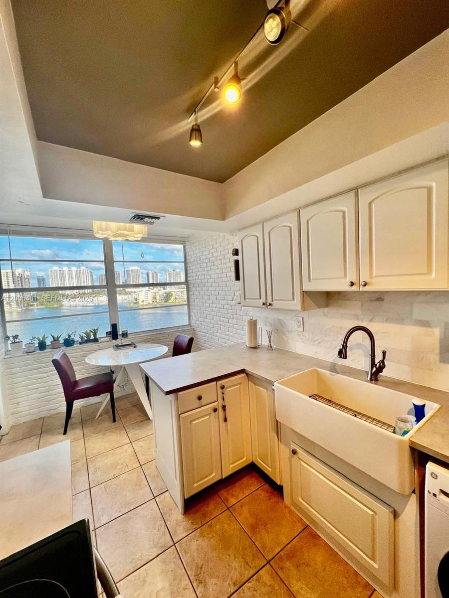 DEL PRADO MARINA - Residential