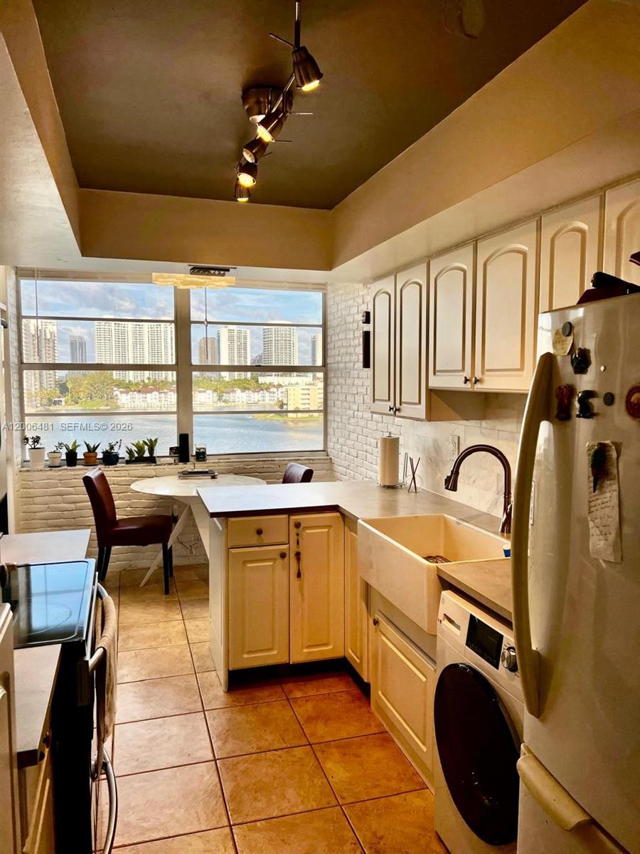 DEL PRADO MARINA - Residential