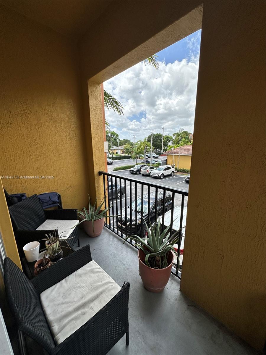 HIGHLAND PARK VILLAGE CON - Residential