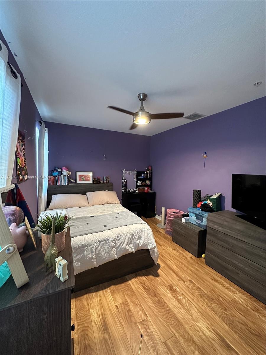 HIGHLAND PARK VILLAGE CON - Residential