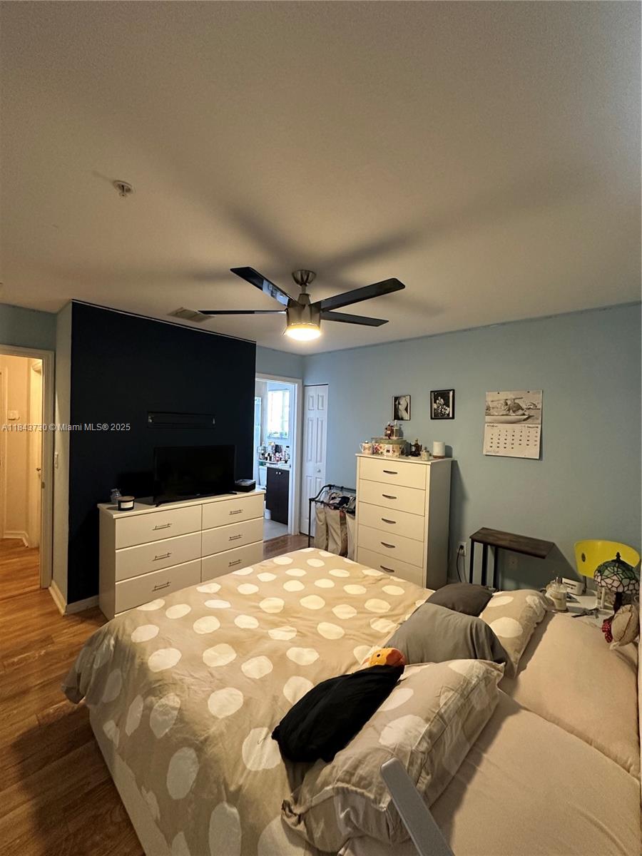 HIGHLAND PARK VILLAGE CON - Residential