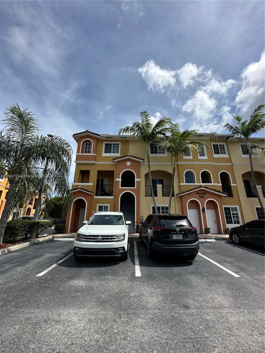 HIGHLAND PARK VILLAGE CON - Residential