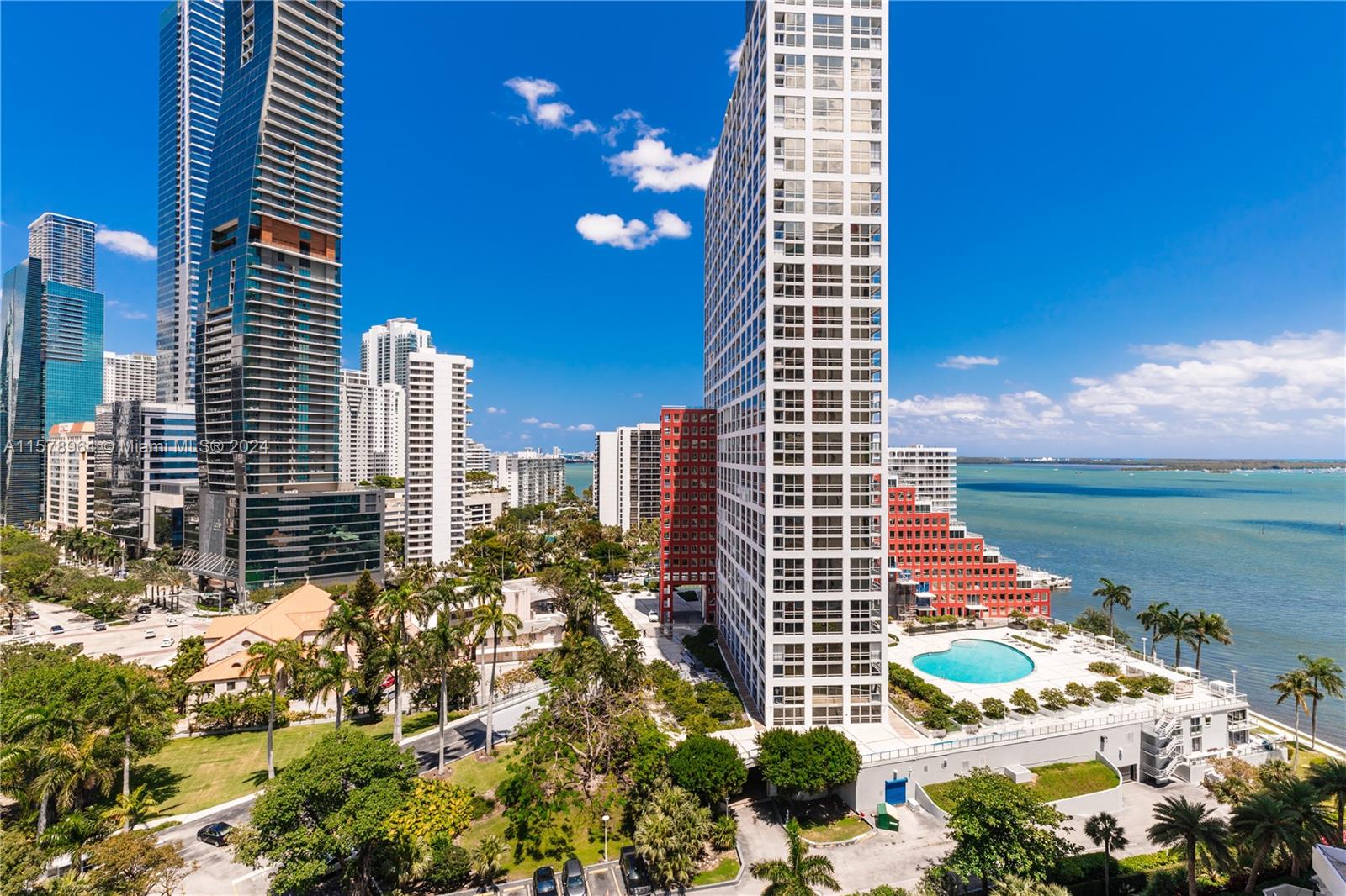 VILLA REGINA CONDO - Residential