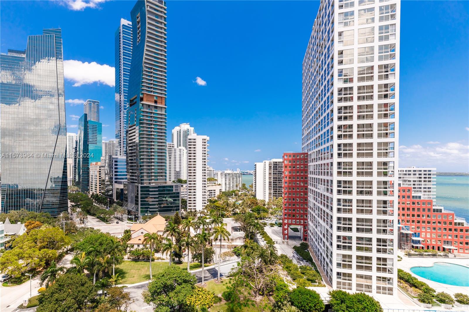 VILLA REGINA CONDO - Residential