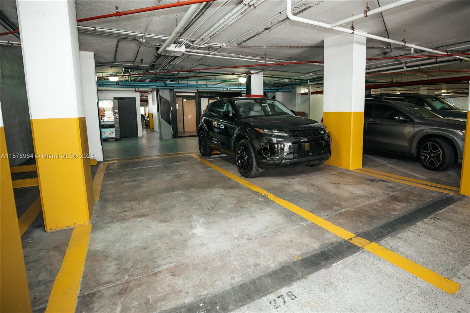 VILLA REGINA CONDO - Residential