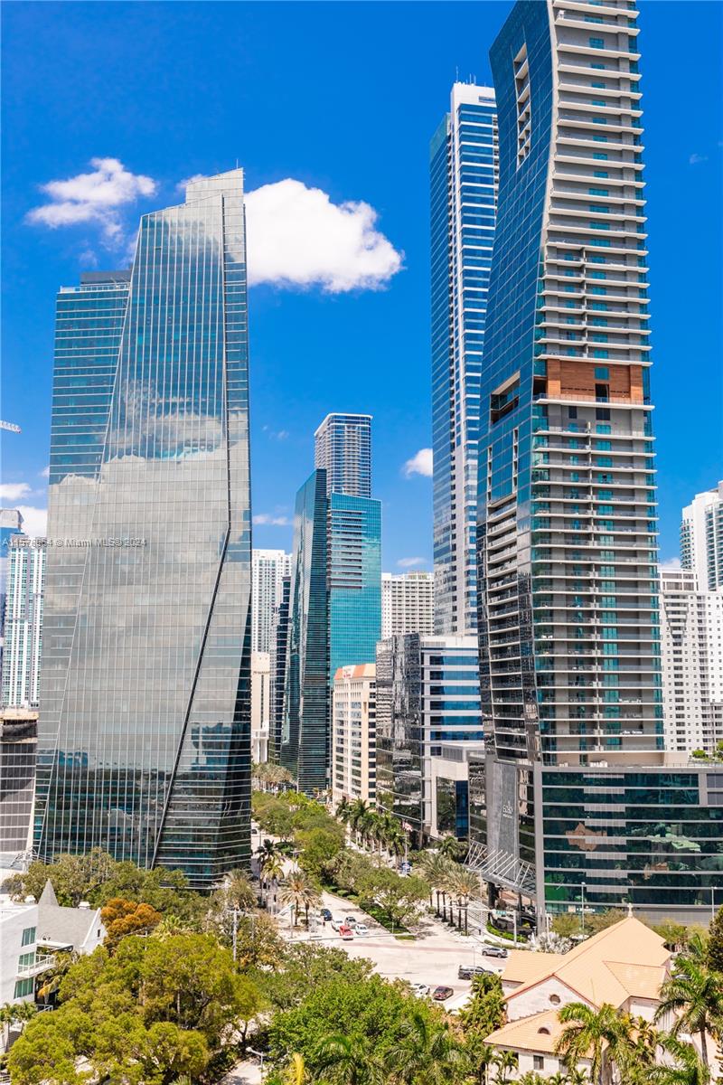 VILLA REGINA CONDO - Residential