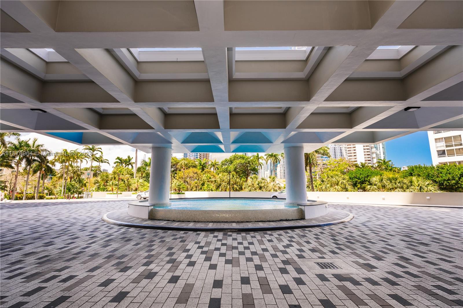 VILLA REGINA CONDO - Residential