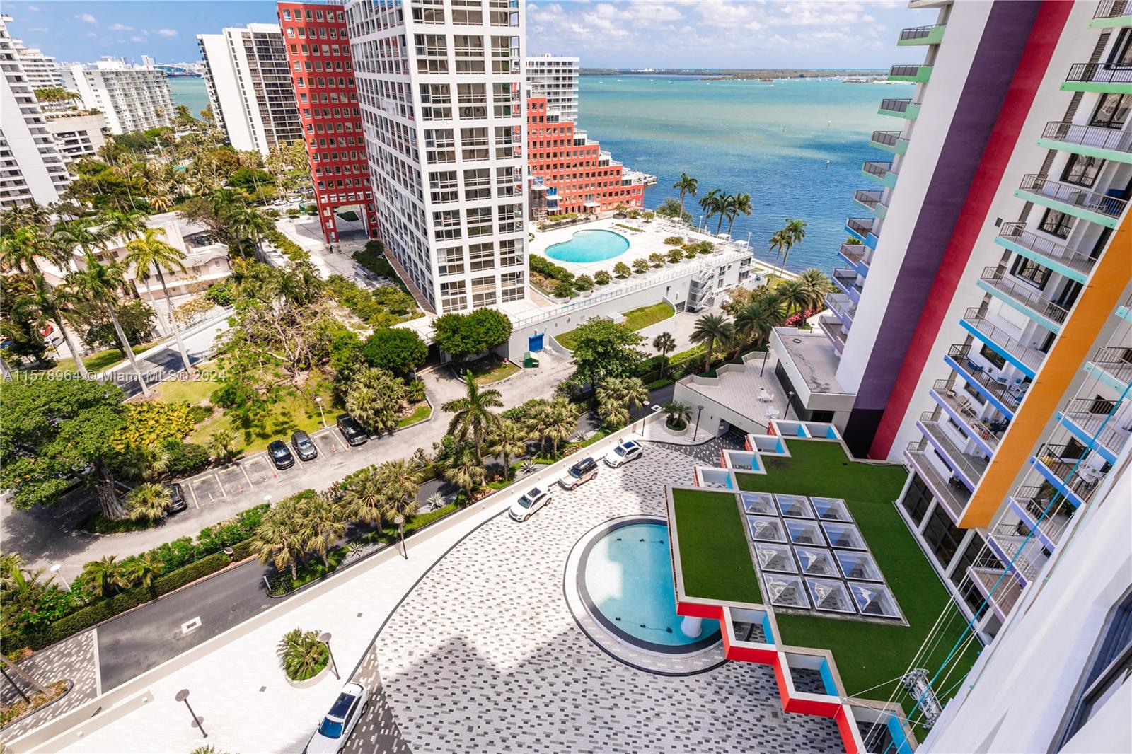 VILLA REGINA CONDO - Residential