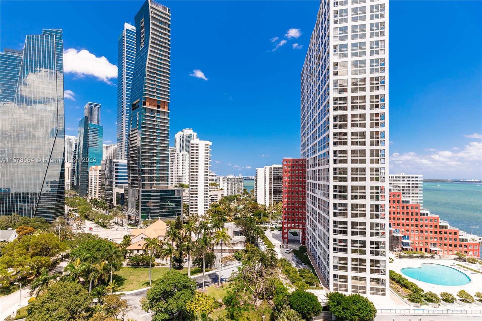 VILLA REGINA CONDO - Residential