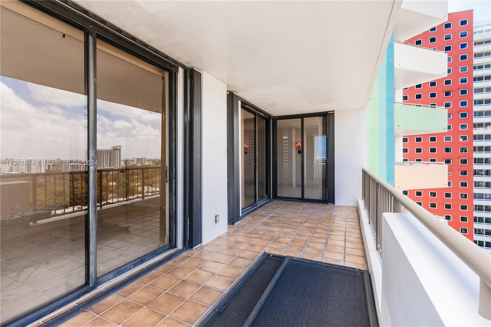 VILLA REGINA CONDO - Residential