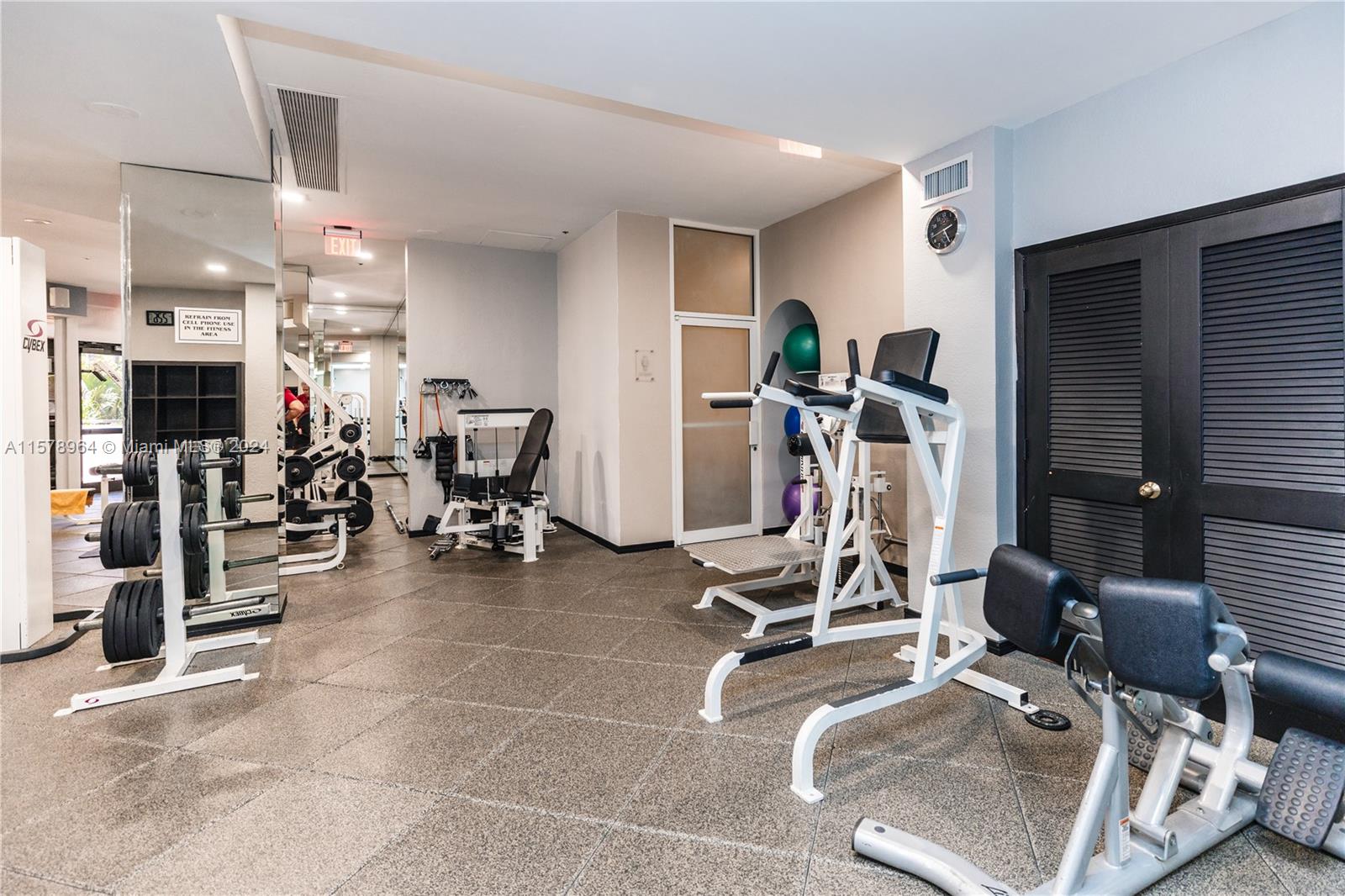 VILLA REGINA CONDO - Residential